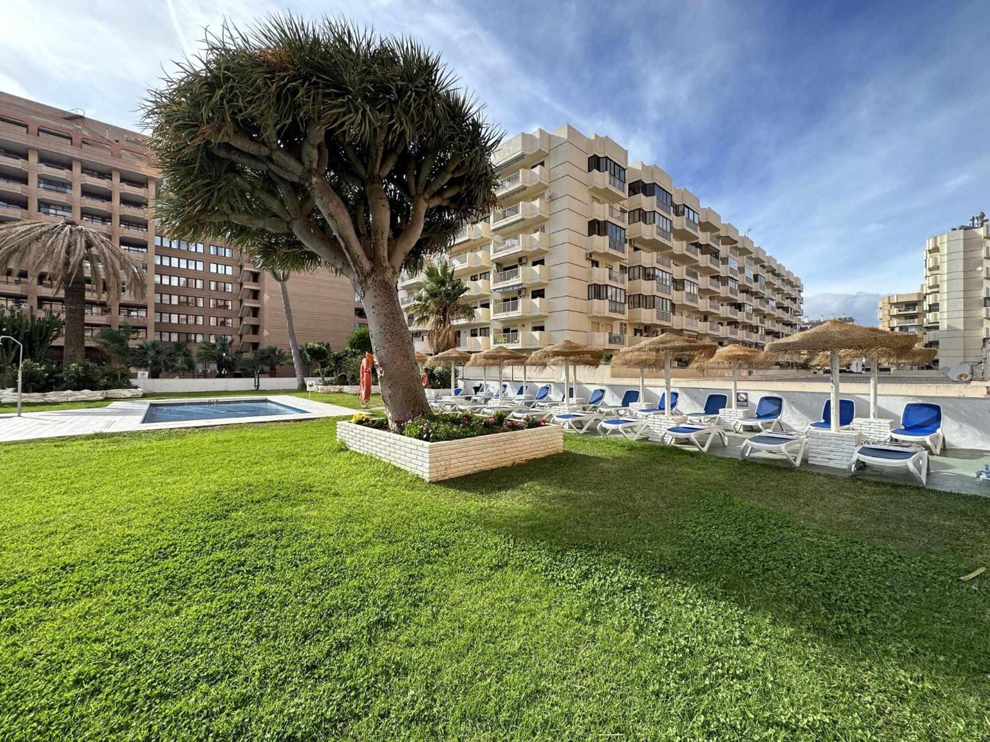 Estudio Pyr Privado Frente Al Puerto De Fuengirola Exterior foto